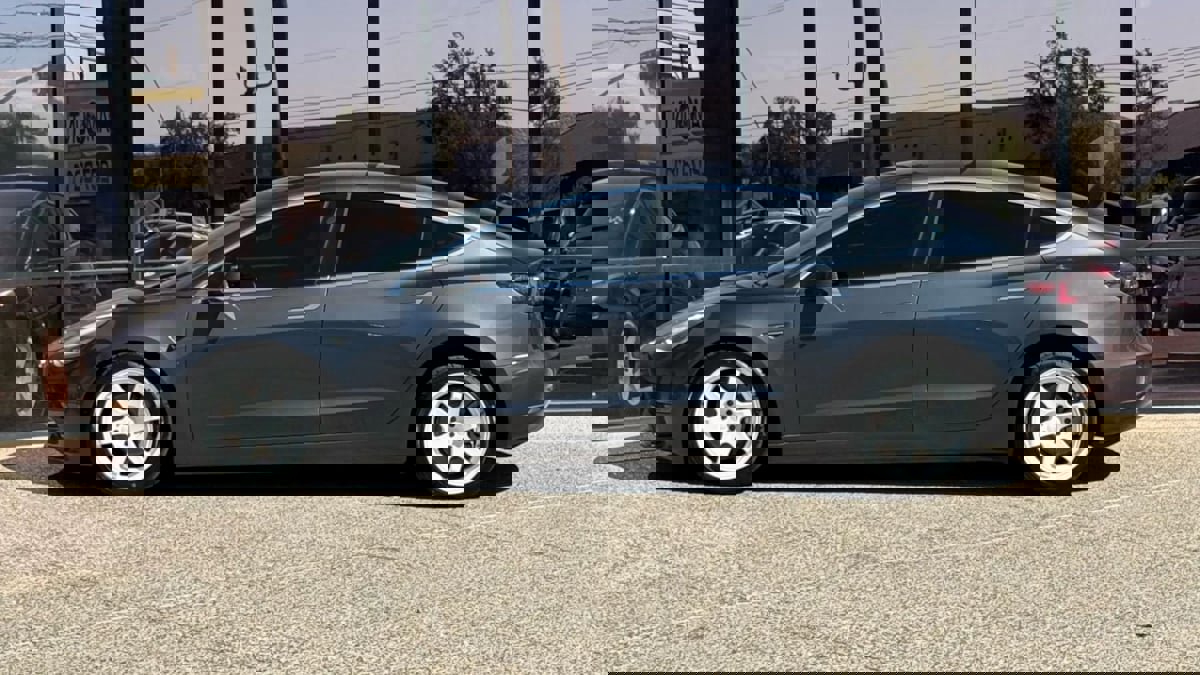 Used 2019 Tesla Model 3 Long Range image 4