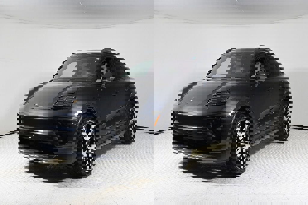 Certified 2025 Porsche Macan 4S Electric image 1