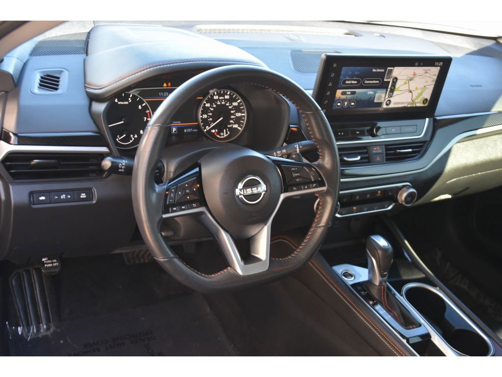 Used 2023 Nissan Altima 2.5 SR w/ SR Premium Package image 13
