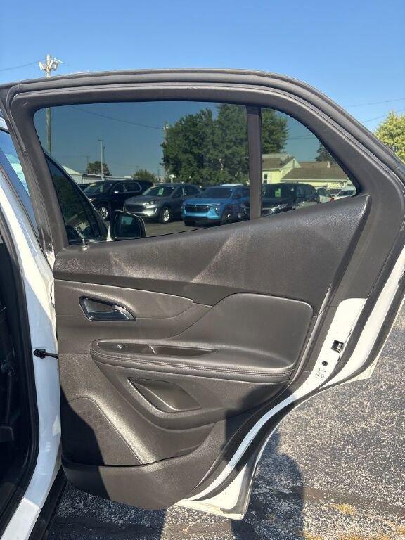 Used 2021 Buick Encore Preferred image 23