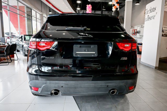 Used 2019 Jaguar F-PACE R-Sport image 6