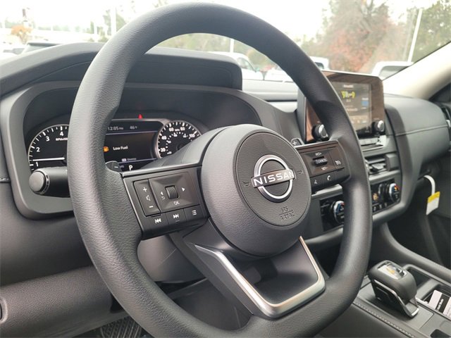 New 2025 Nissan Pathfinder S image 7