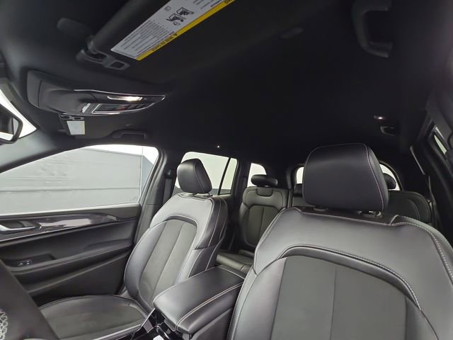 Used 2023 Jeep Grand Cherokee Altitude AWD/4WD image 22