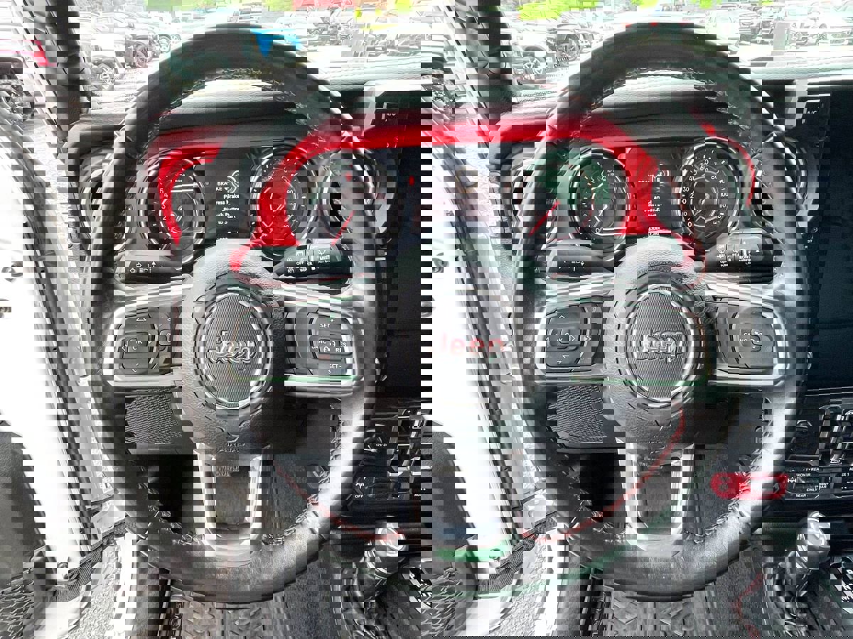 Used 2018 Jeep Wrangler Unlimited Rubicon w/ Dual Top Group AWD/4WD image 11