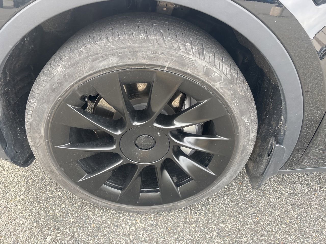 Used 2021 Tesla Model Y Long Range image 10