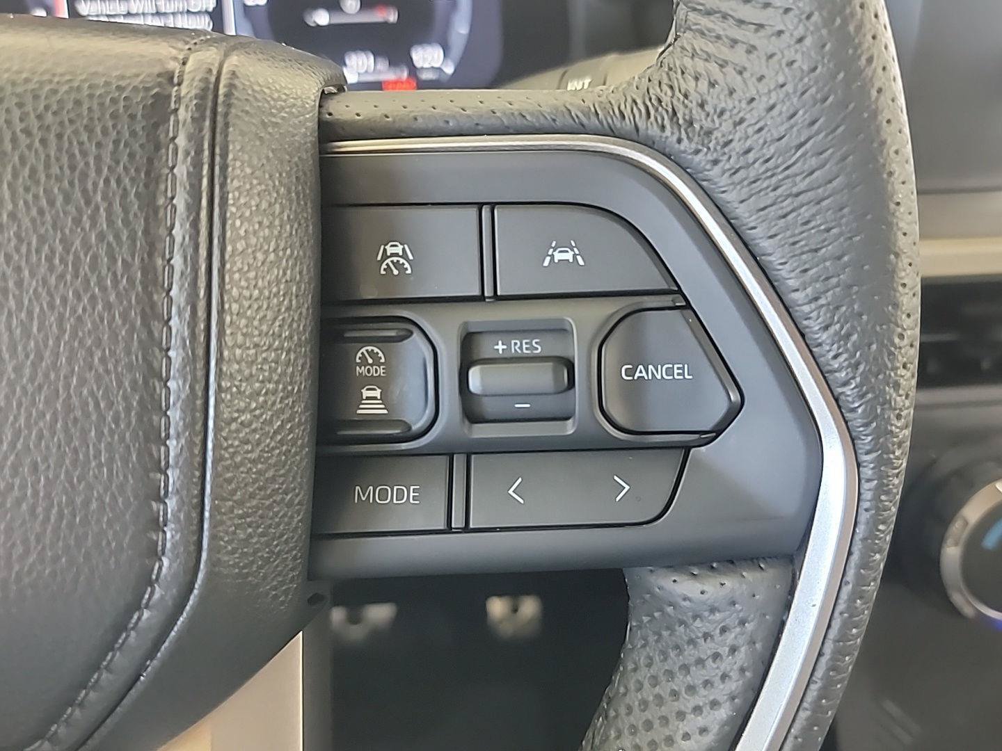 Used 2025 Toyota Tacoma TRD Sport AWD/4WD image 23