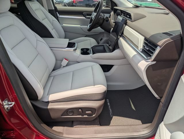 Used 2026 GMC Terrain Denali AWD/4WD image 31
