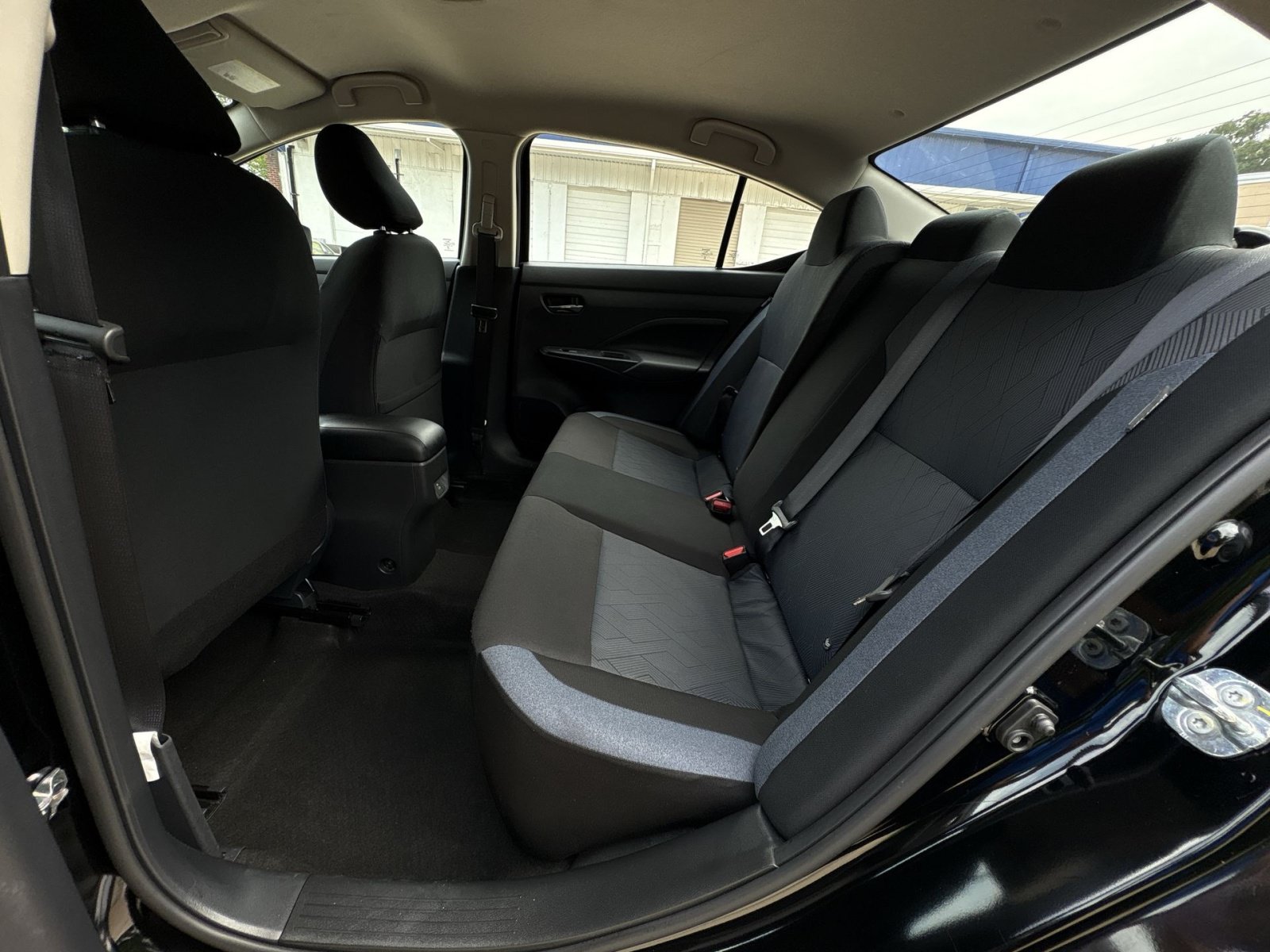 Used 2025 Nissan Versa SV FWD image 25