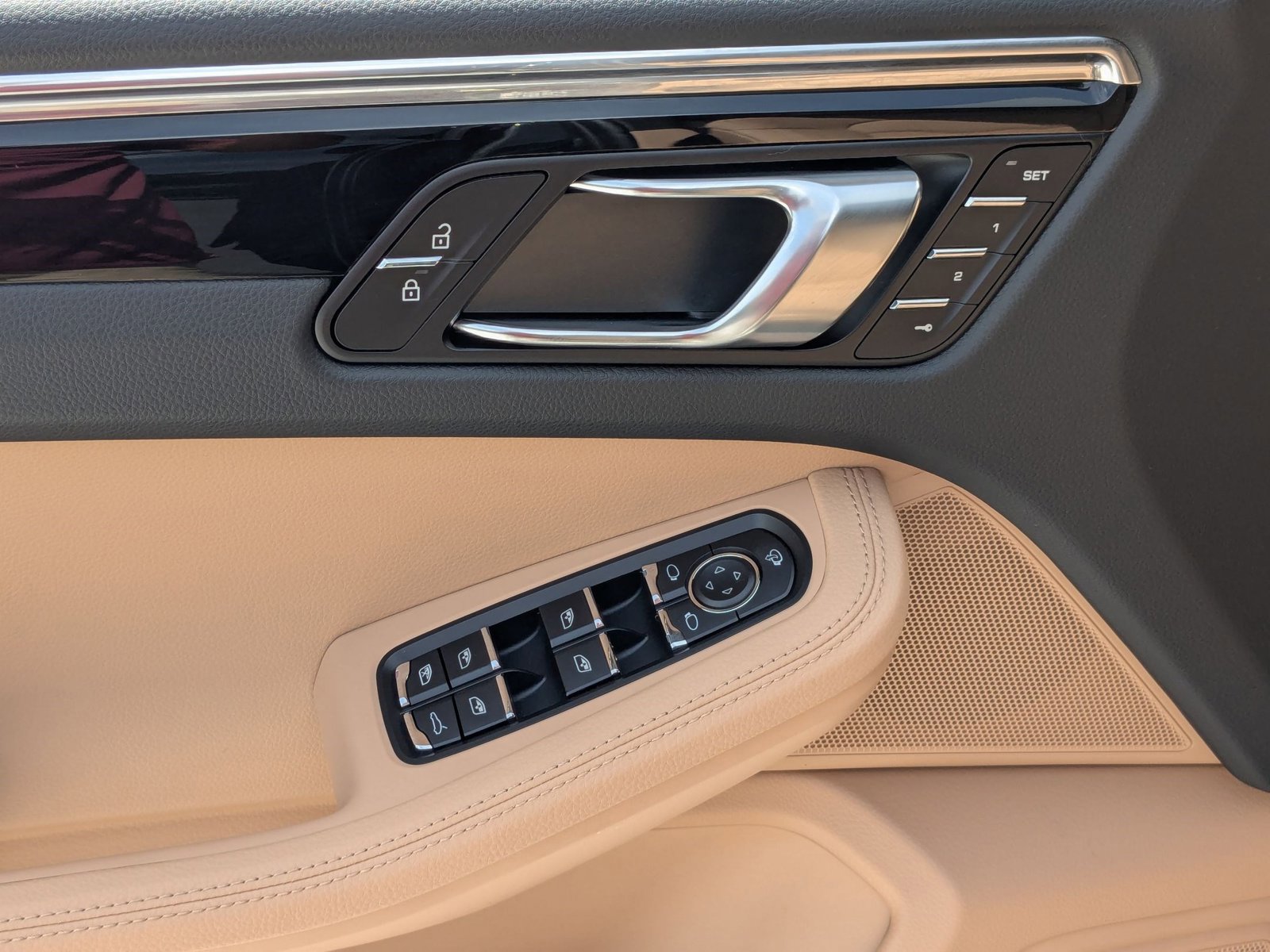 New 2026 Porsche Macan AWD/4WD image 13