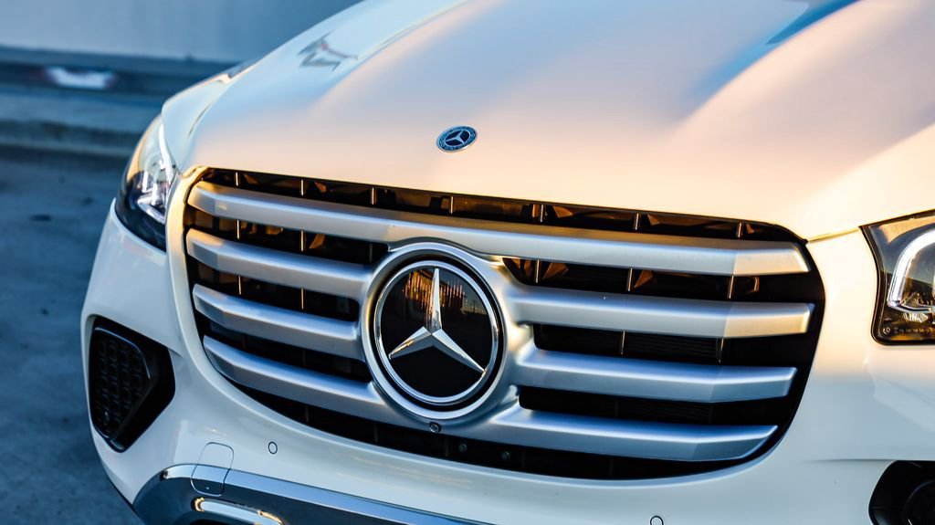 Used 2024 Mercedes-Benz GLS 450 4MATIC image 6