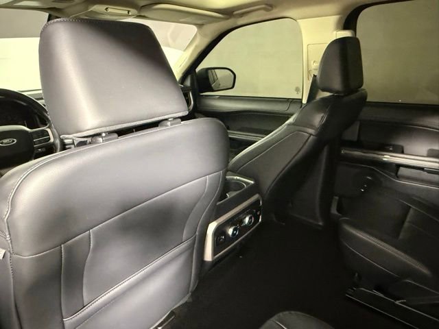 Used 2022 Ford Expedition XLT image 38