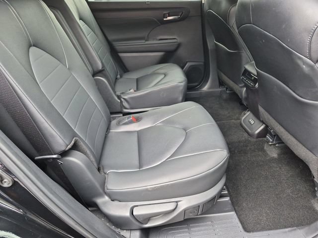 Certified 2025 Toyota Highlander XLE AWD/4WD image 30