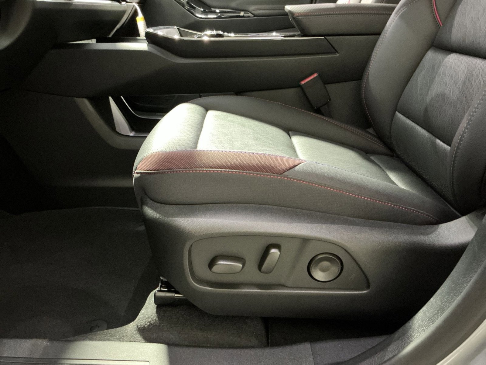 New 2026 Chevrolet Equinox RS w/ Convenience Package III image 22