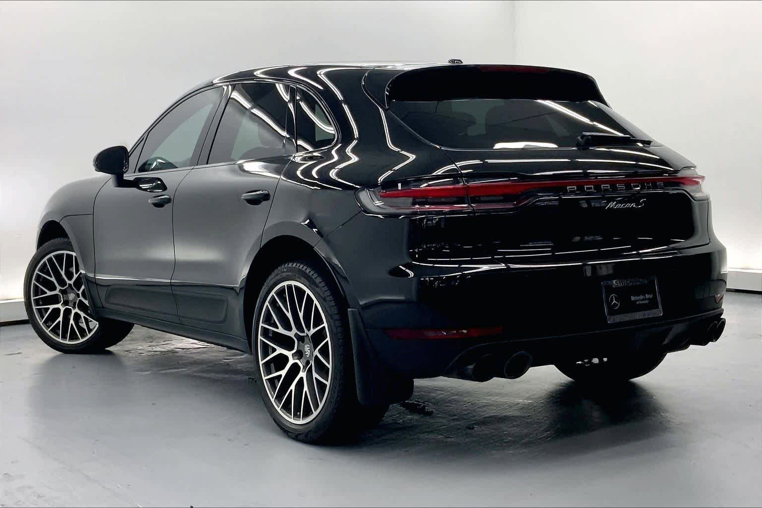 Used 2021 Porsche Macan S AWD/4WD image 2