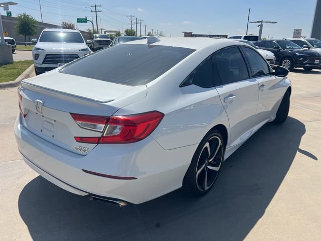 Used 2018 Honda Accord Sport image 4