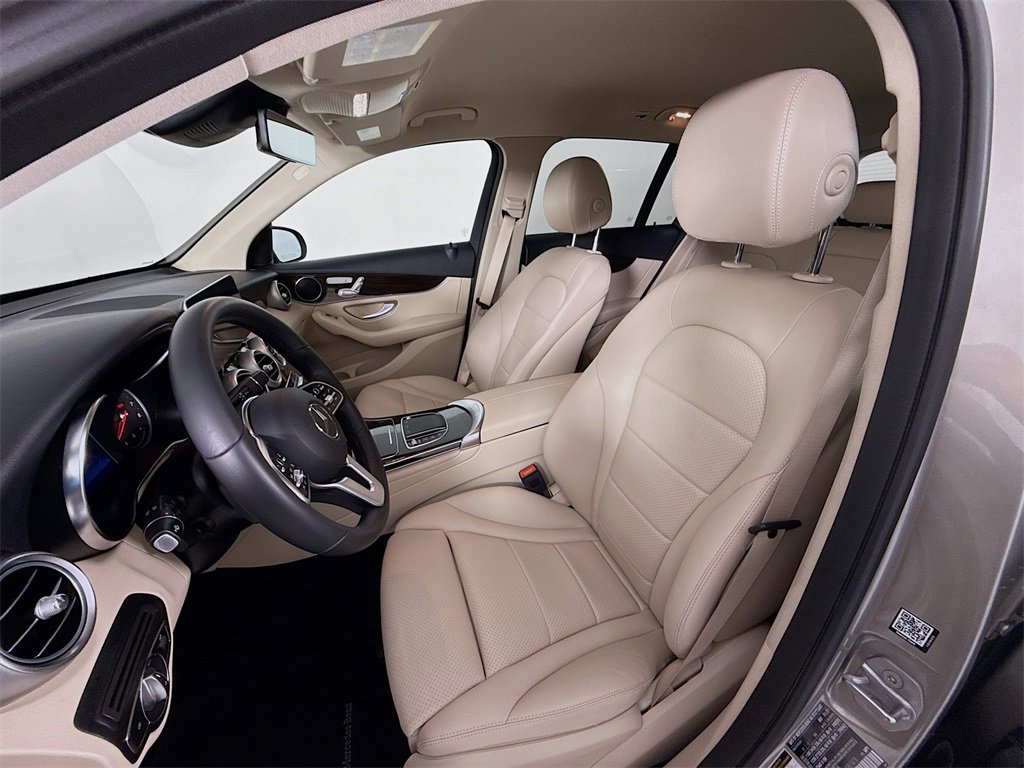 Used 2021 Mercedes-Benz GLC 300 4MATIC image 5