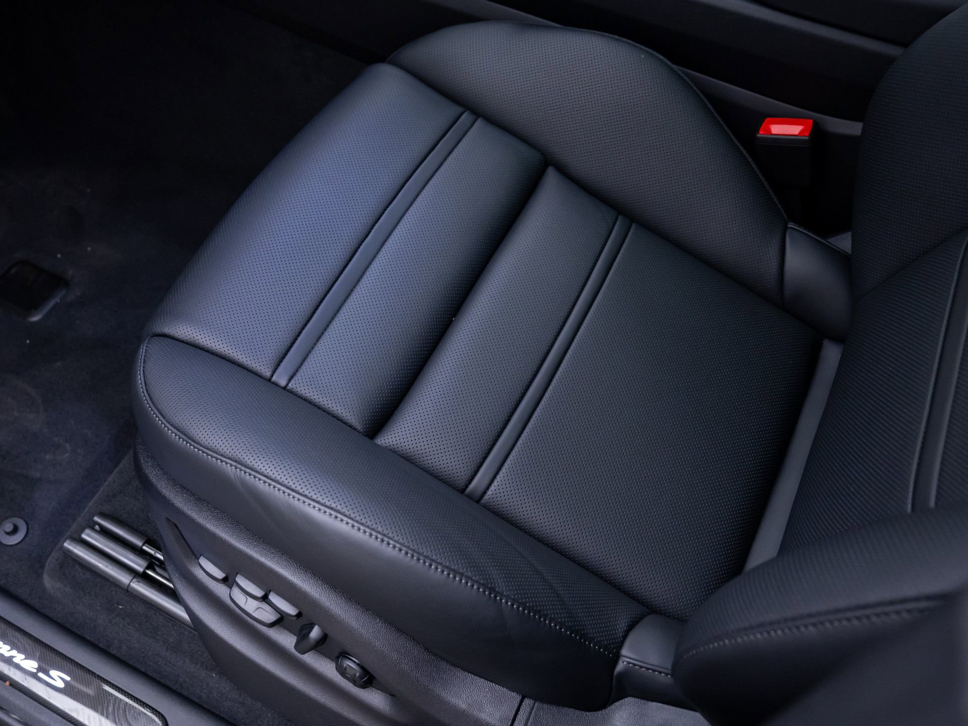 New 2026 Porsche Cayenne S image 16