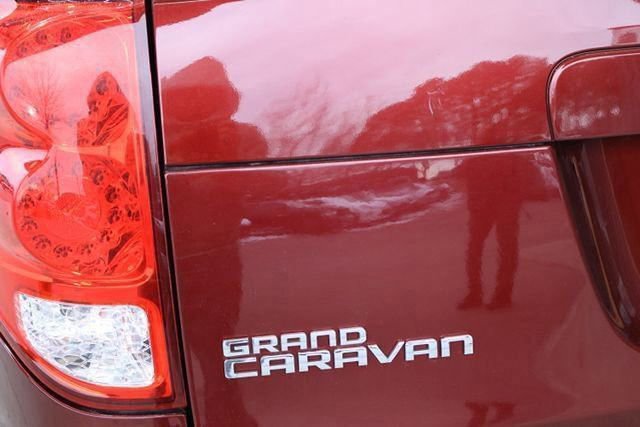 Used 2019 Dodge Grand Caravan SE image 46