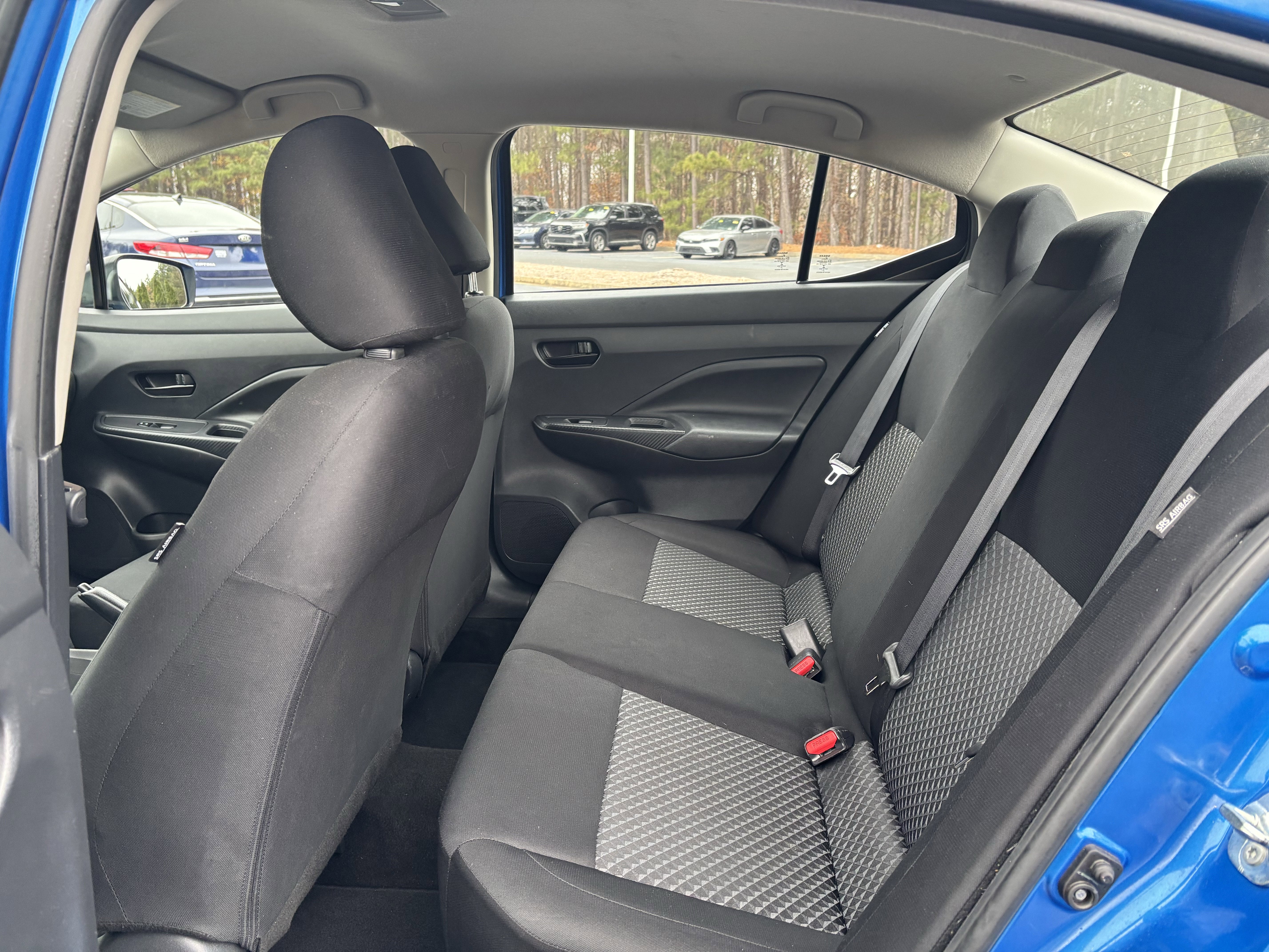 Used 2022 Nissan Versa S image 31