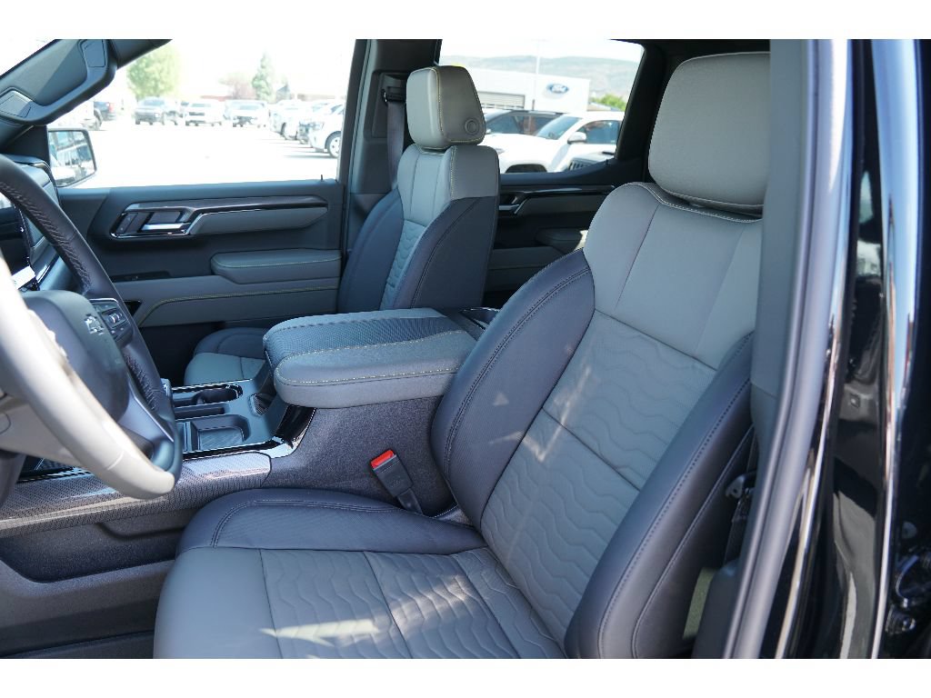 New 2026 Chevrolet Silverado 1500 ZR2 w/ LPO, Dark Essentials Package AWD/4WD image 8