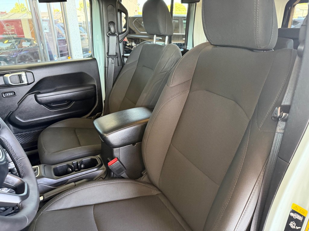 Used 2023 Jeep Wrangler Unlimited AWD/4WD image 6