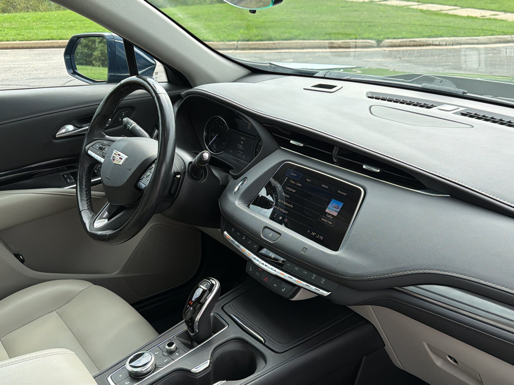 Used 2021 Cadillac XT4 Luxury w/ Cold Weather Package AWD/4WD image 27