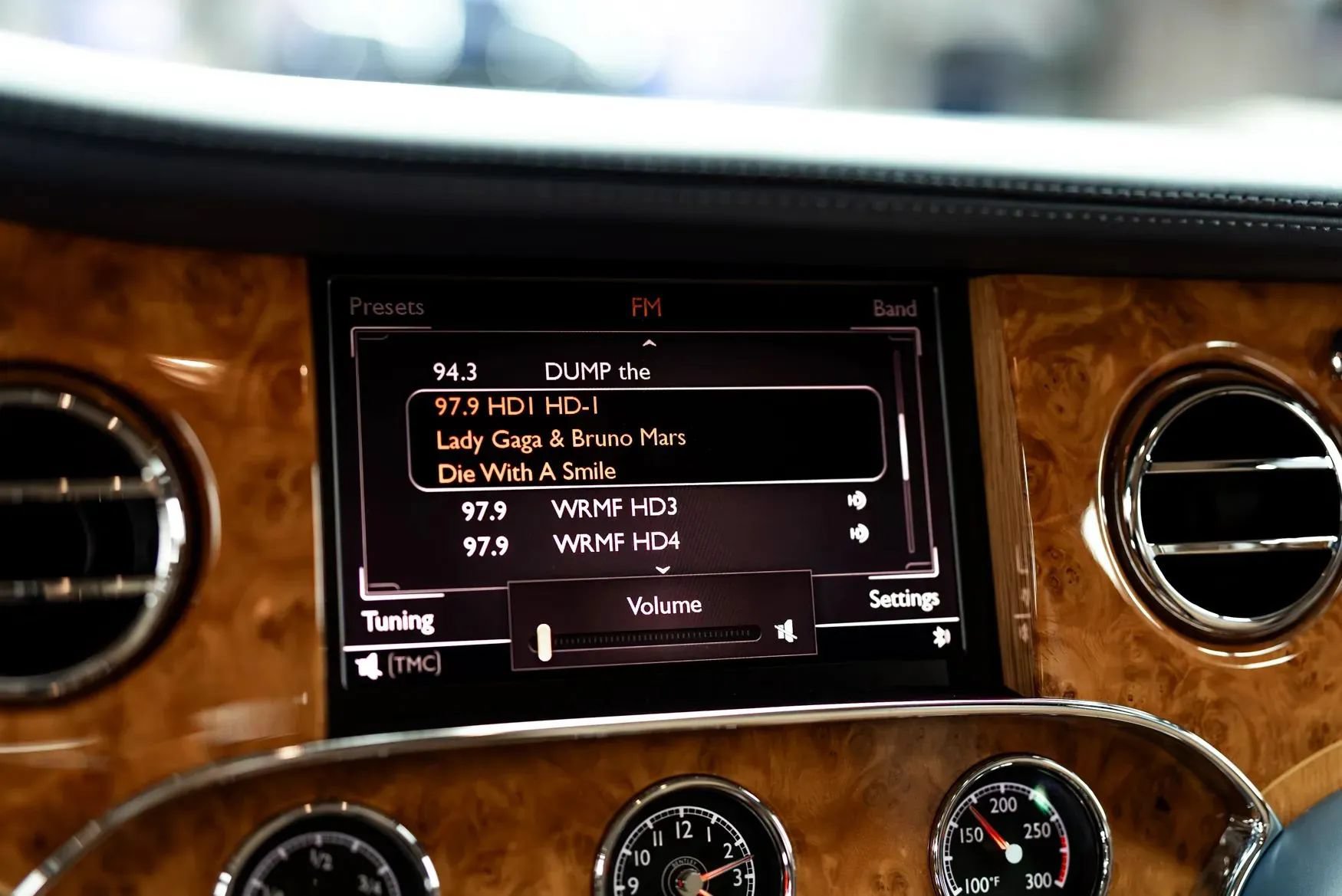 Used 2011 Bentley Mulsanne RWD image 28