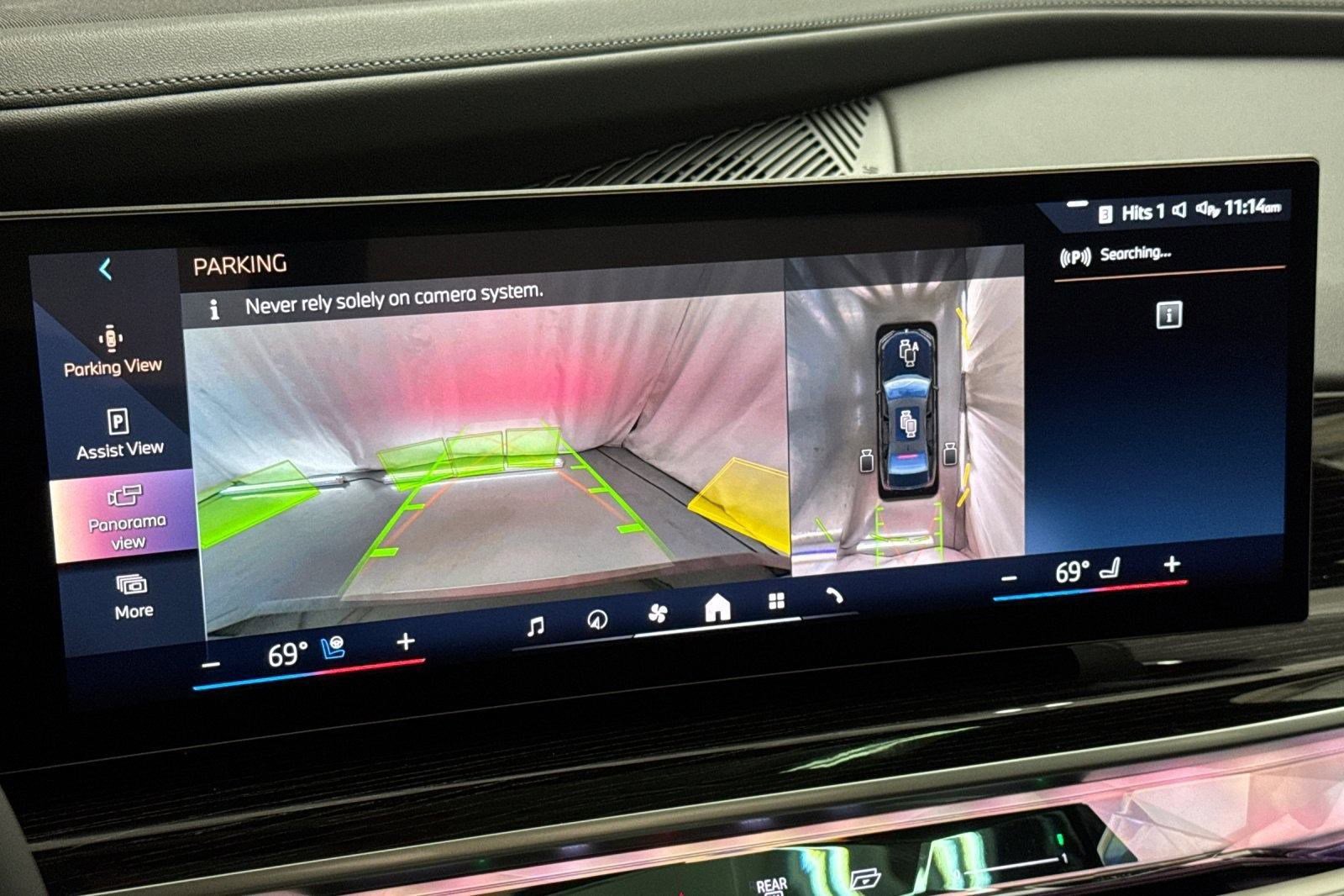 New 2026 BMW 750e xDrive image 25