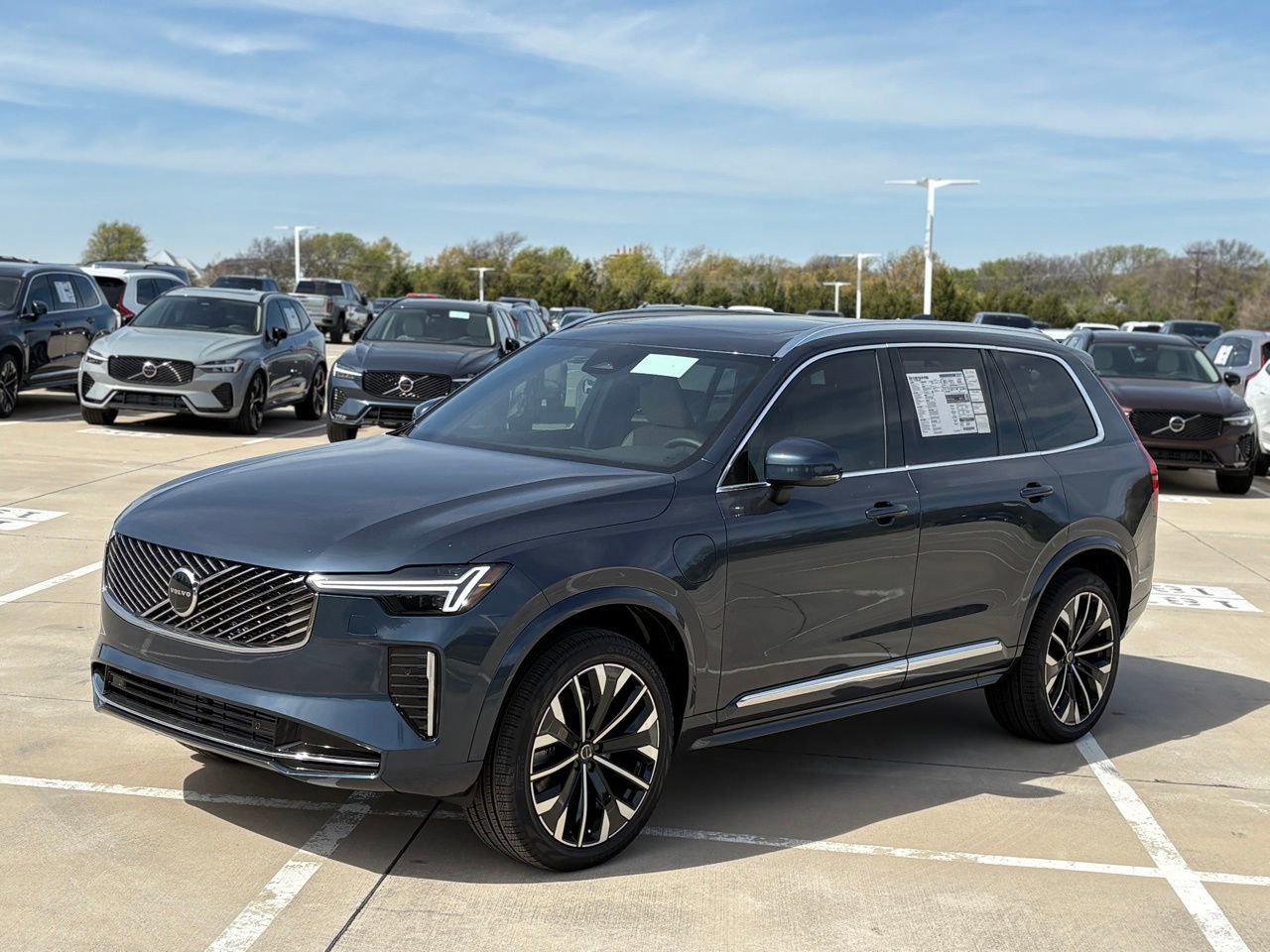 New 2026 Volvo XC90 T8 Core w/ Protection Package Premier image 3