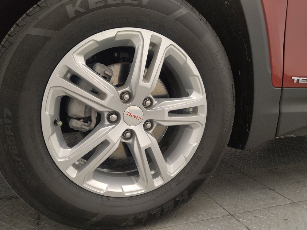 Used 2021 GMC Terrain SLE image 31