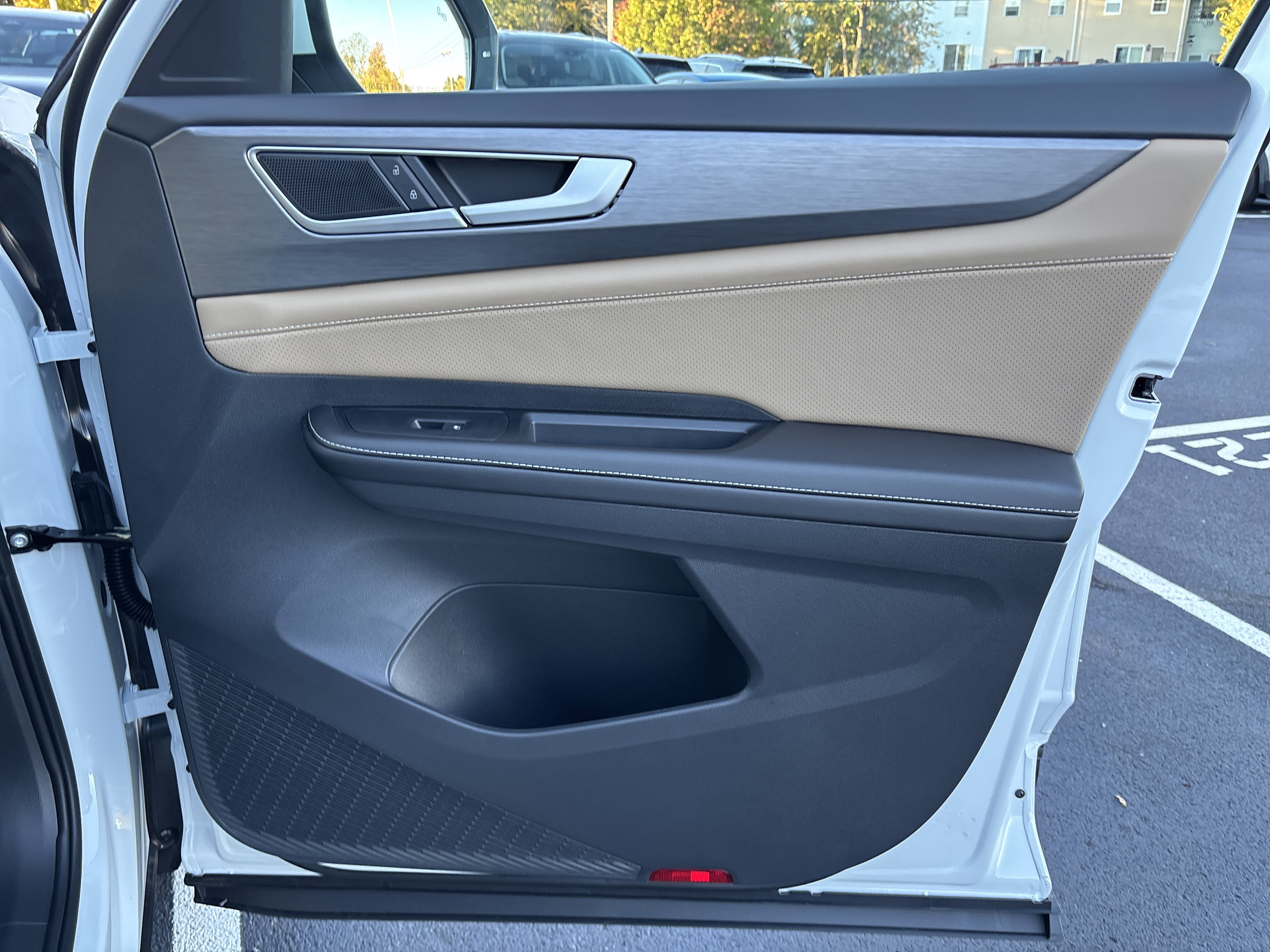 New 2026 Volkswagen Atlas Cross Sport SE image 29