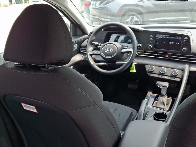New 2026 Hyundai Elantra SE FWD image 9