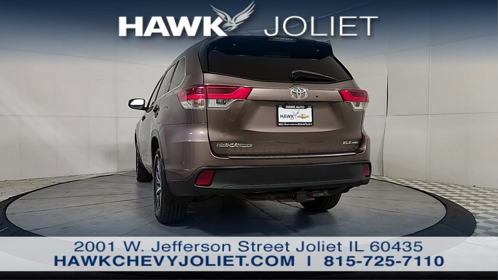 Used 2017 Toyota Highlander XLE AWD/4WD image 6