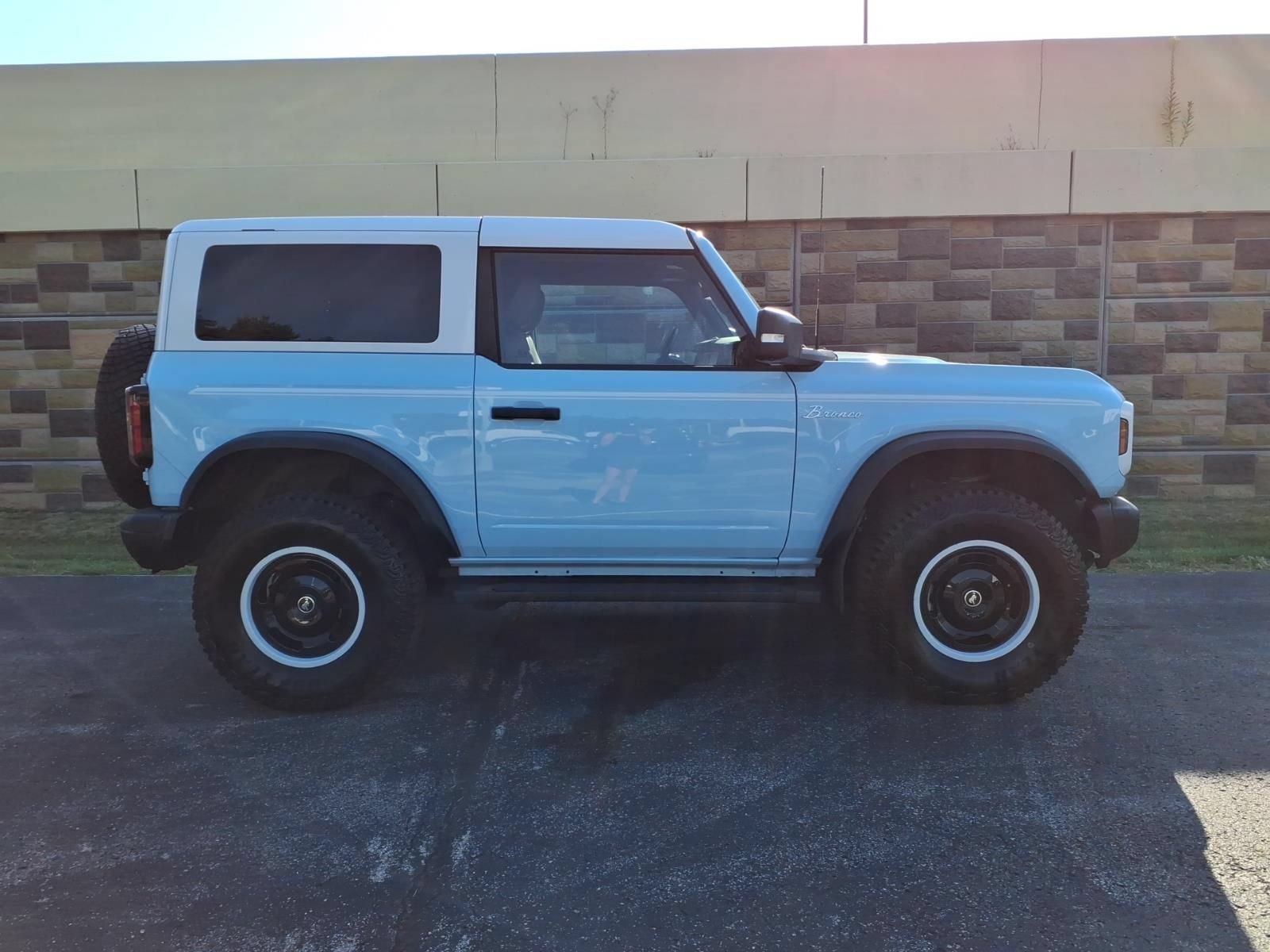 Used 2024 Ford Bronco Heritage Edition AWD/4WD image 11