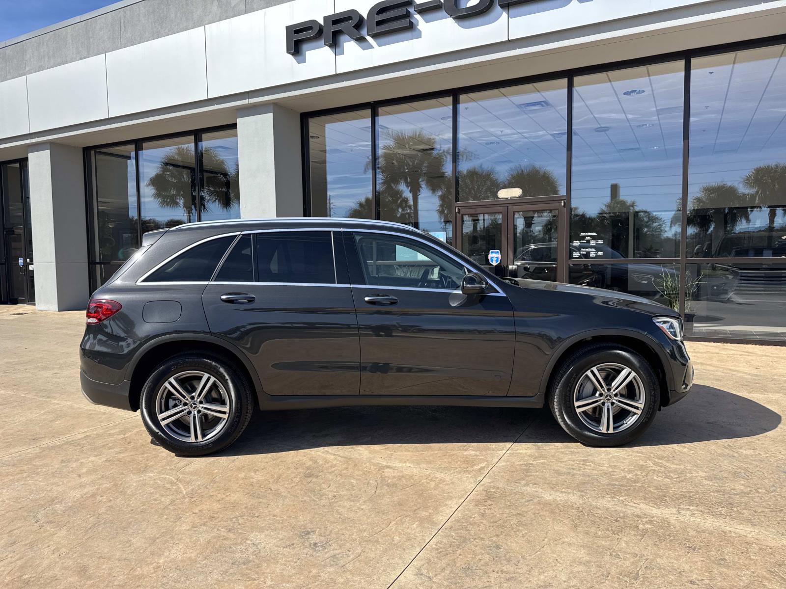Used 2020 Mercedes-Benz GLC 300 image 2