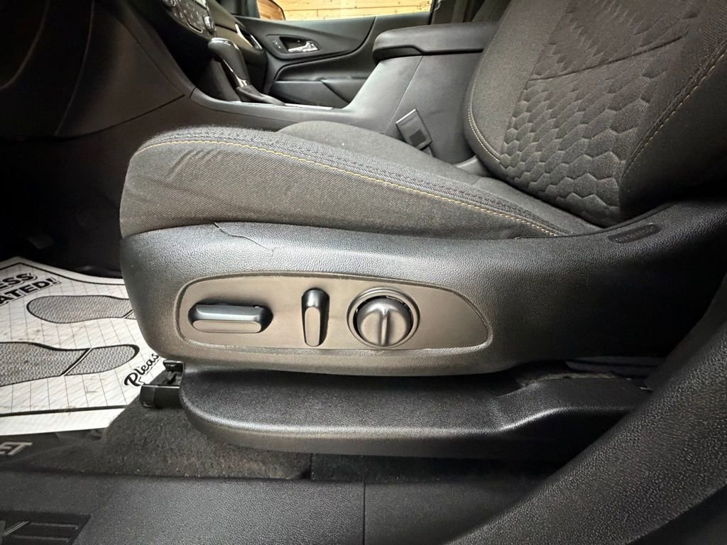 Used 2020 Chevrolet Equinox LT image 25
