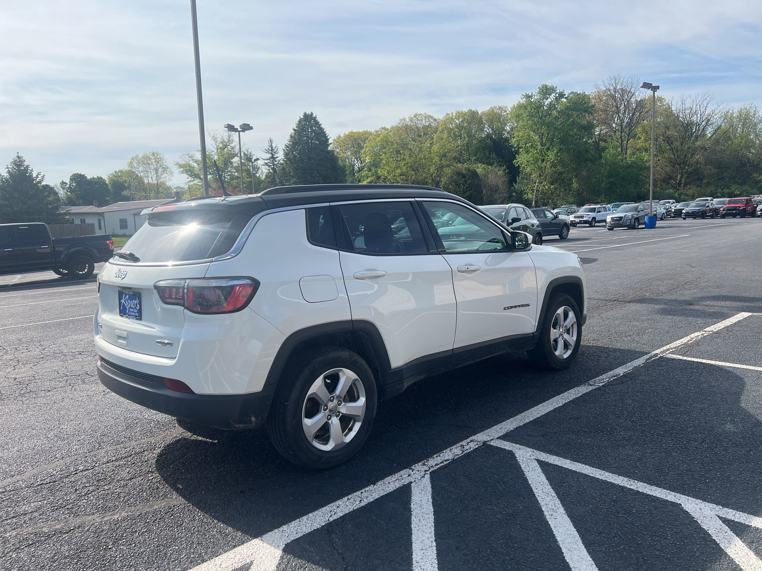 Used 2018 Jeep Compass Latitude AWD/4WD image 5