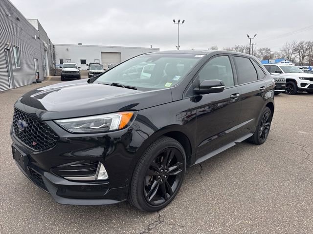 Certified 2020 Ford Edge ST w/ Equipment Group 401A image 2