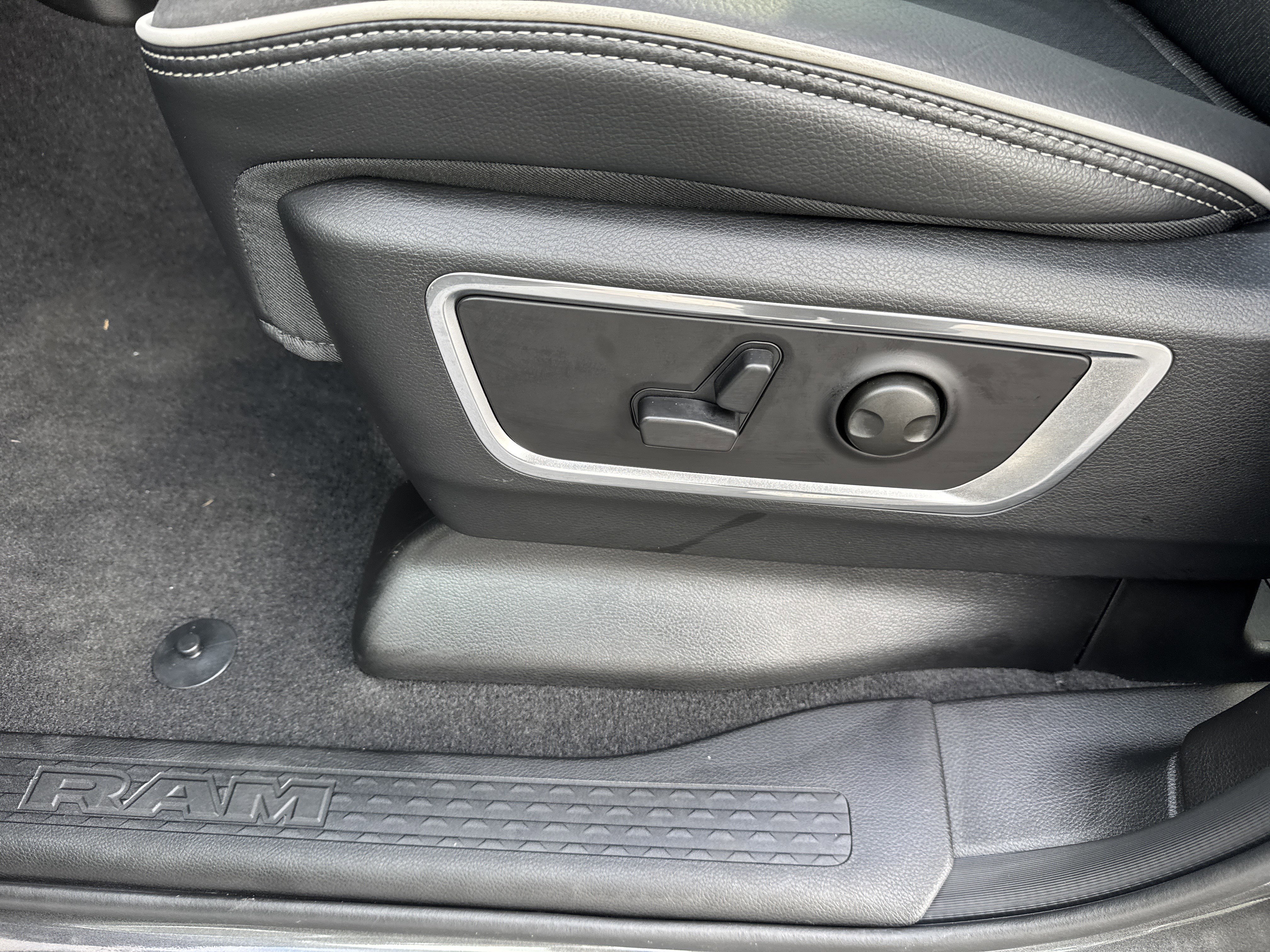 New 2026 RAM 1500 Laramie w/ Night Edition image 12