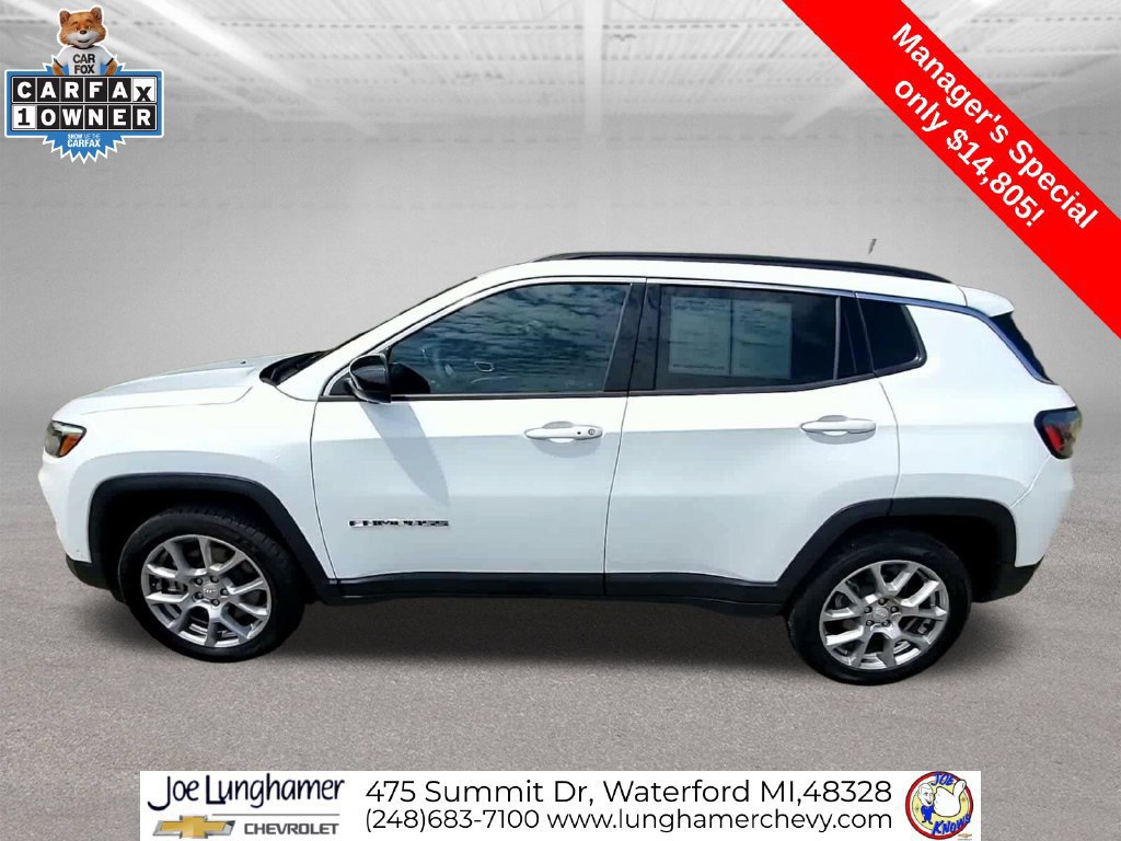Used 2024 Jeep Compass Latitude w/ Sun and Sound Group AWD/4WD image 6