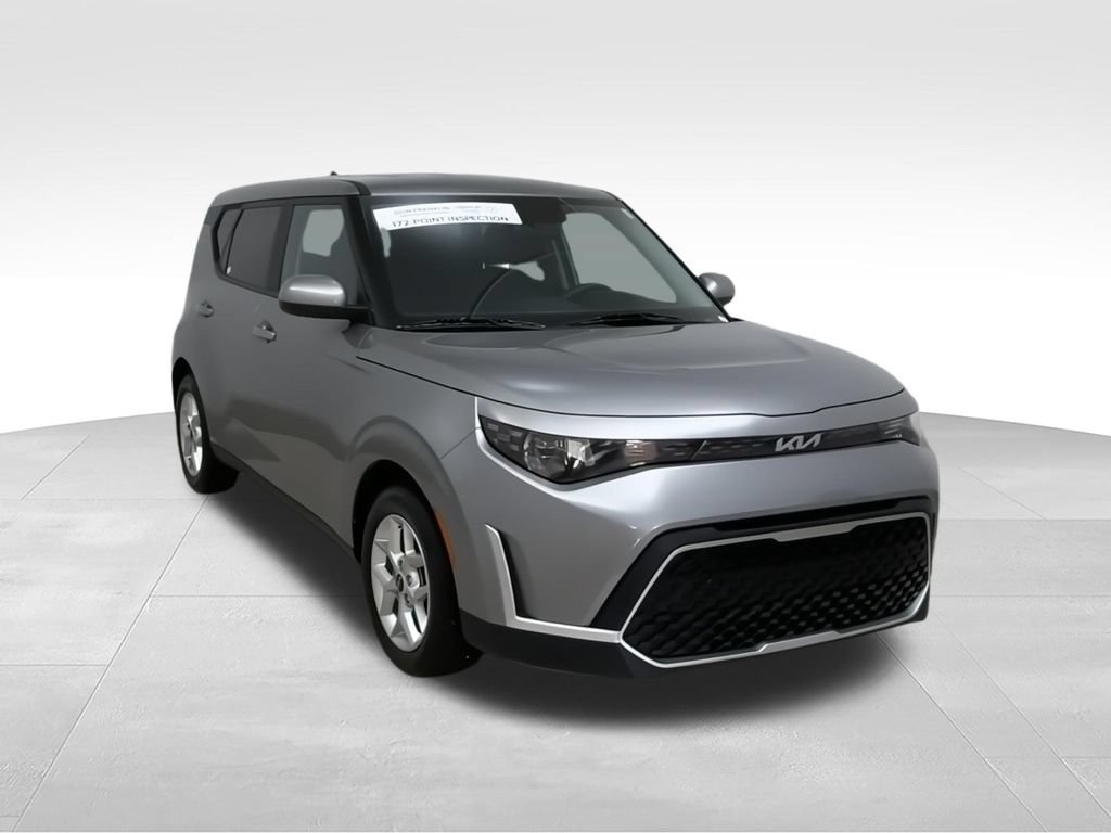 Certified 2024 Kia Soul LX w/ Option Group 015 FWD image 3