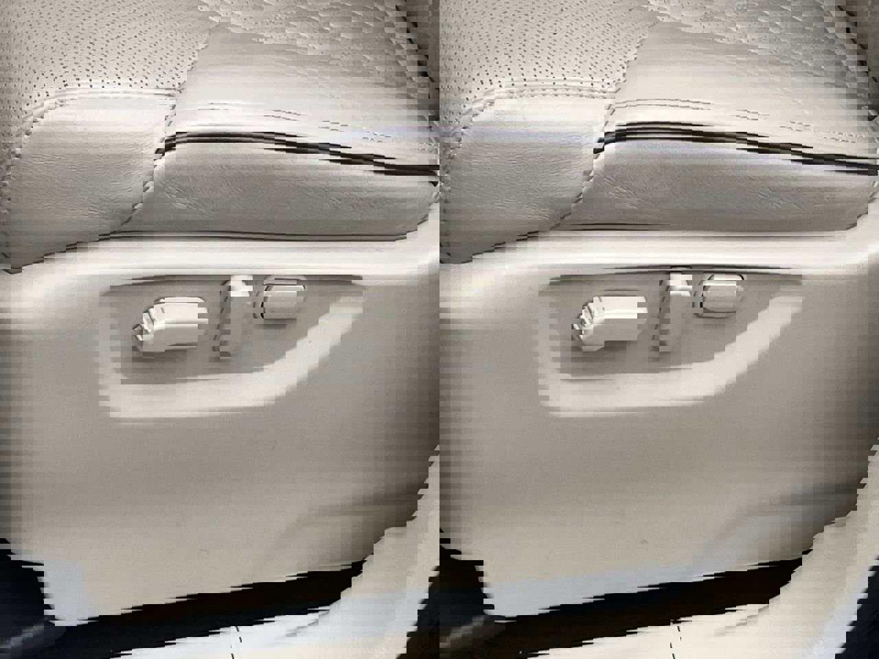 Used 2023 INFINITI QX80 Sensory w/ Cargo Package image 12