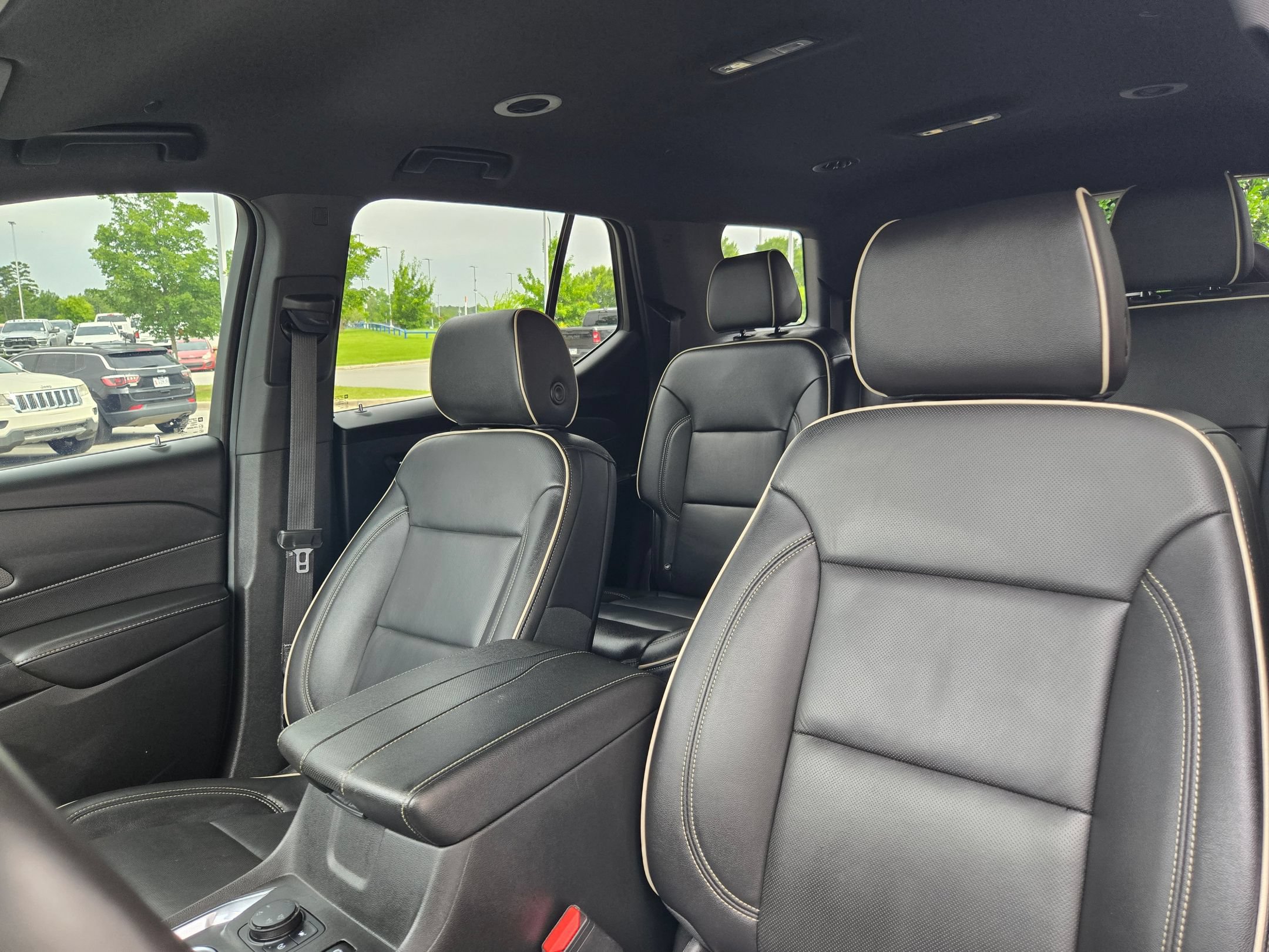 Used 2022 Chevrolet Traverse Premier AWD/4WD image 24