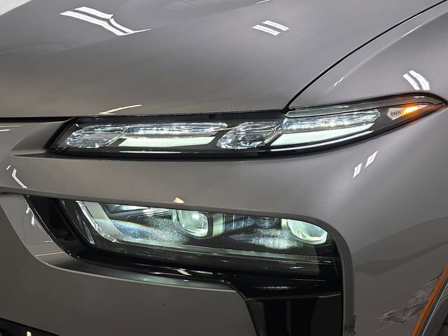 Used 2024 BMW X7 M60i w/ Executive Package image 31