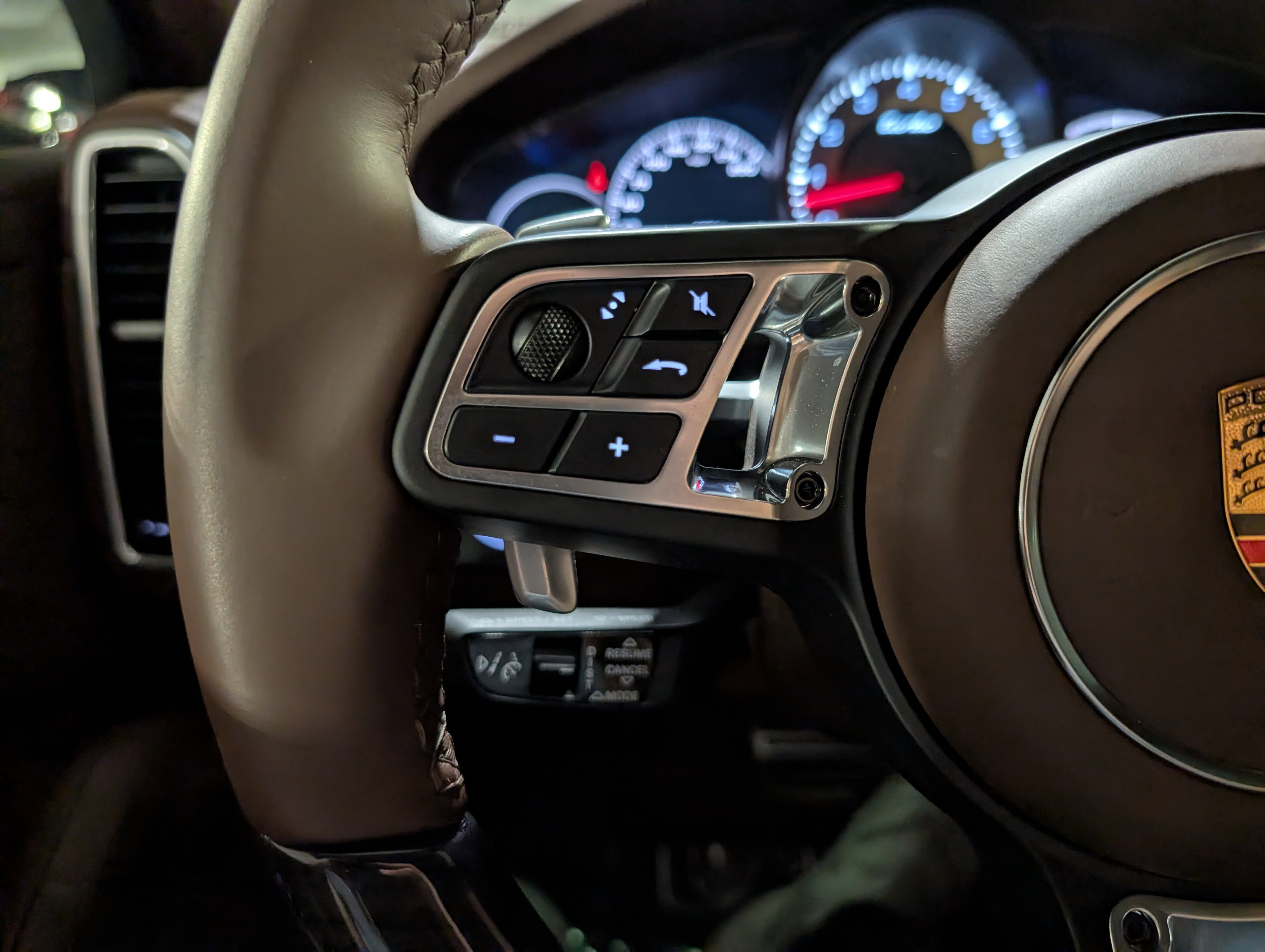 Certified 2022 Porsche Cayenne Turbo AWD/4WD image 27
