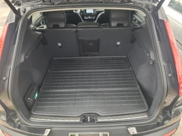 Certified 2023 Volvo XC40 B5 Plus w/ Protection Package Premier image 6