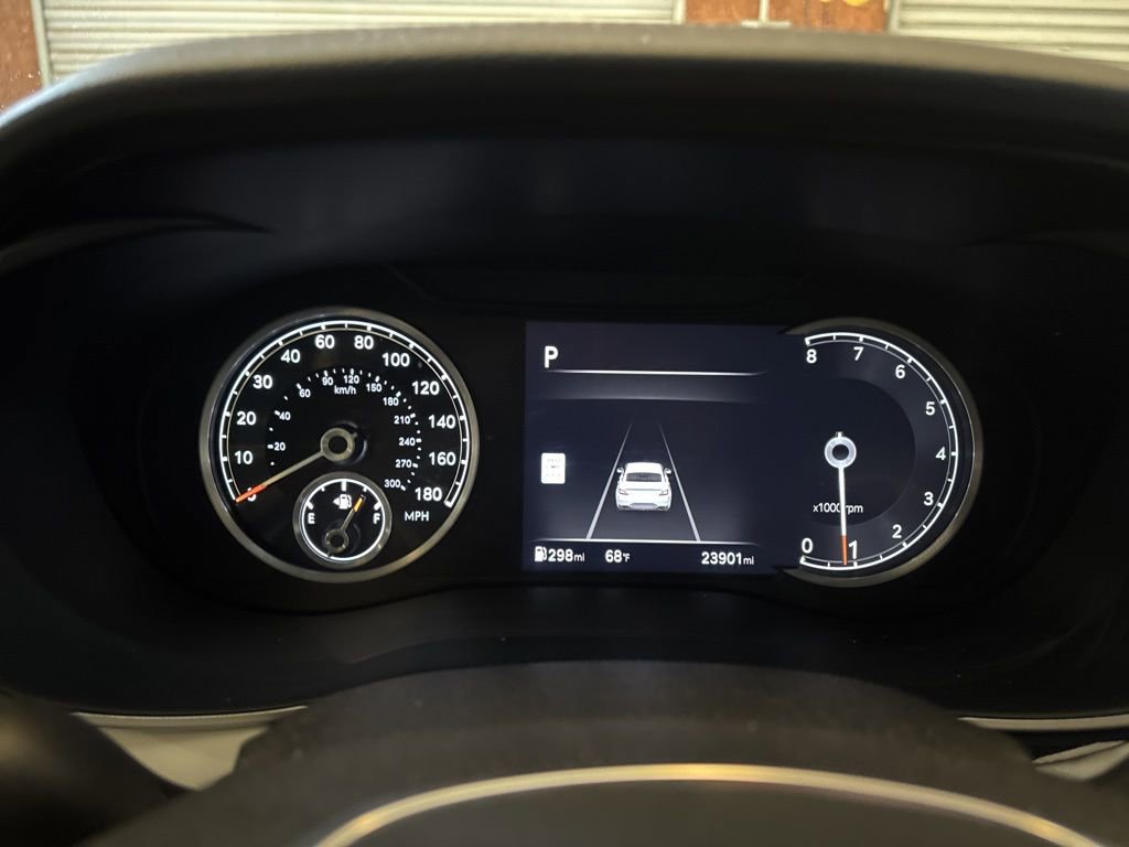 Used 2025 Genesis G70 2.5T image 27