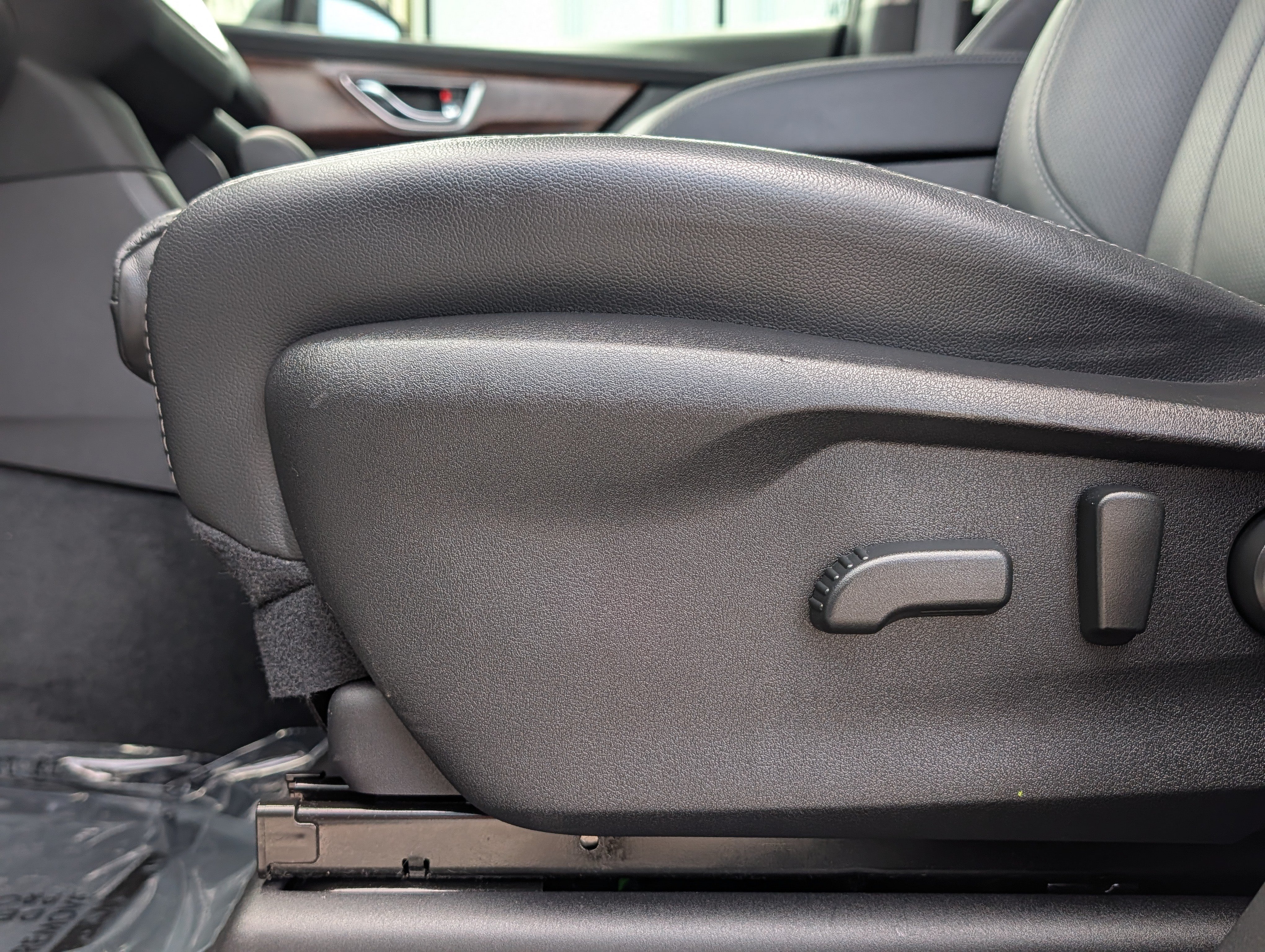 Used 2025 Subaru Ascent Touring AWD/4WD image 25