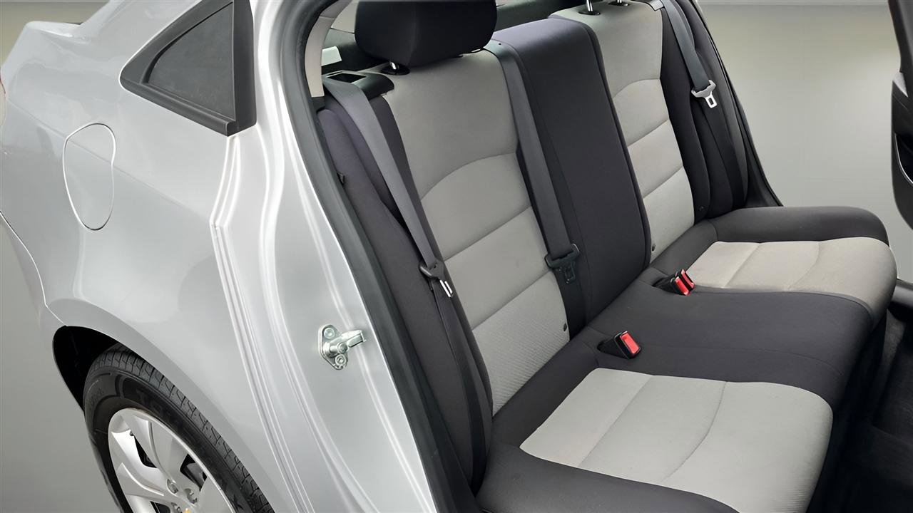 Used 2015 Chevrolet Cruze LS FWD image 18