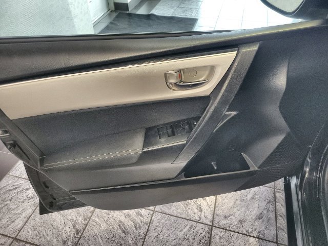 Used 2019 Toyota Corolla LE FWD image 13